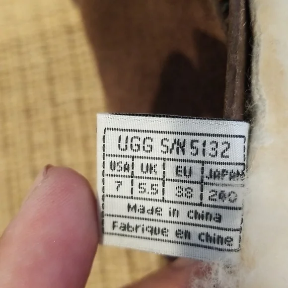 UGG Australia Cargo III 3 Tall Boots Brown Buckle Side Zipper size 7 Style #5132 - Picture 13 of 13